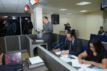 Foto: Diario La Hora durante su audiencia. (La Hora) Foto: Diario La Hora durante su audiencia. (La Hora)