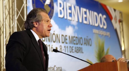 El secretario general de la Organización de Estados Americanos (OEA), Luis Almagro, inauguró la reunión oficial de la asamblea de medio año de la Sociedad Interamericana de Prensa (SIP). Foto: EFE Este contenido ha sido publicado originalmente por Diario EL COMERCIO en la siguiente dirección: http://www.elcomercio.com/actualidad/sip-ecuador-libertaddeexpresion-medios-comunicacion.html. Si está pensando en hacer uso del mismo, por favor, cite la fuente y haga un enlace hacia la nota original de donde usted ha tomado este contenido. ElComercio.com El secretario general de la Organización de Estados Americanos (OEA), Luis Almagro, inauguró la reunión oficial de la asamblea de medio año de la Sociedad Interamericana de Prensa (SIP). Foto: EFE Este contenido ha sido publicado originalmente por Diario EL COMERCIO en la siguiente dirección: http://www.elcomercio.com/actualidad/sip-ecuador-libertaddeexpresion-medios-comunicacion.html. Si está pensando en hacer uso del mismo, por favor, cite la fuente y haga un enlace hacia la nota original de donde usted ha tomado este contenido. ElComercio.com