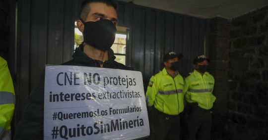 Ecologistas dicen estar "a un paso" de una consulta por un Quito sin minería / Foto: EFE