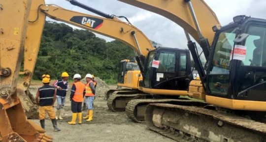 Técnicos de Arcom y del MAE fueron retenidos en Zamora Chinchipe. Foto: Ecuavisa