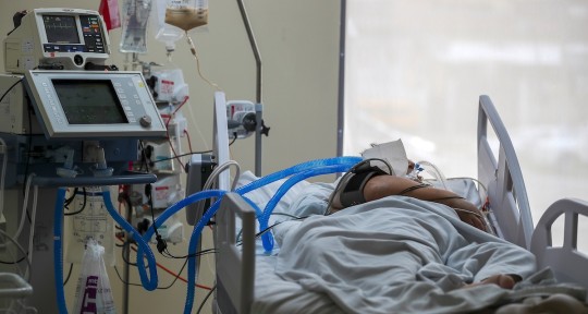 Ecuador registra 7.830 nuevos casos de covid y acumula 691.898 en pandemia / Foto: EFE
