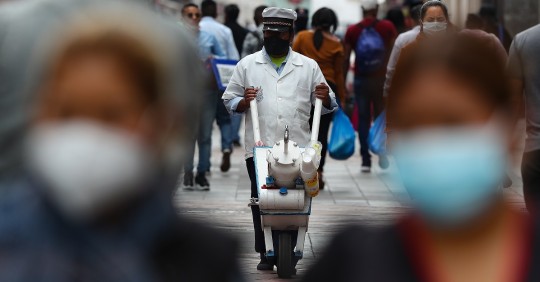 Ecuador suma 1.413 nuevos contagios de covid-19 y acumula 374.775 casos / Foto: EFE