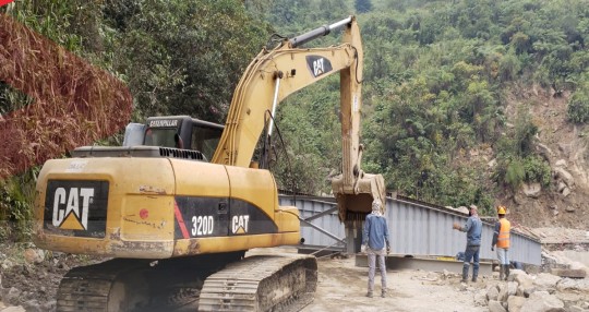 Tres de las cinco vigas del nuevo puente El Destrozo fueron lanzadas / Foto: cortesía ministerio de Obras