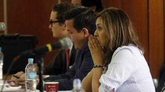 Diligencia. María Augusta Enríquez, excolaboradora de Vinicio Alvarado, estuvo presente en la audiencia de vinculación al caso Sobornos 2012-2016.  Foto: Expreso
