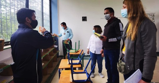 Autoridades educativas recorrieron comunidades de Arajuno / Foto: Ministerio de Educación