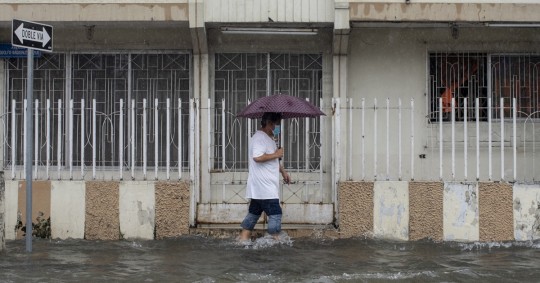 El fin de semana, tras 12 horas de lluvias continuas, se desbordaron seis ríos en cuatro cantones de la provincia/ Foto: cortesía EFE