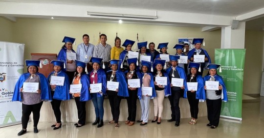 Durante 2 meses participaron en la Comunidad de Aprendizaje para la producción sostenible./ Foto: cortesía MAG