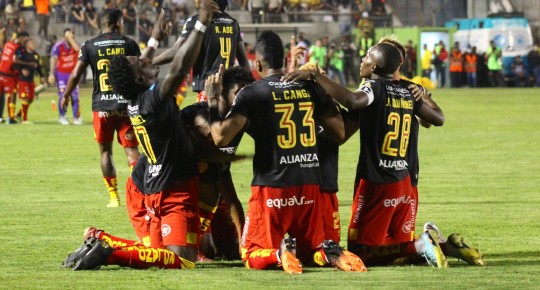 El triunfo de este domingo del Aucas lo alcanzó con anotaciones del defensa Luis Cangá, al minuto 58, y del argentino Vítor Figueroa, a los 90+2 / Foto: cortesía Aucas