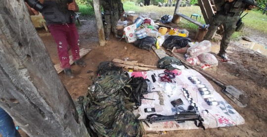 Campamento de grupo ‘Comandos de la Frontera’ fue destruido en Sucumbíos / Foto: cortesía Noticias y Respuestas