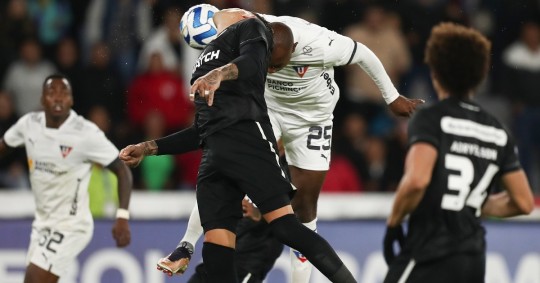 Los 2 equipos comparten el primer lugar del grupo A con 9 puntos a falta de una jornada / Foto: EFE