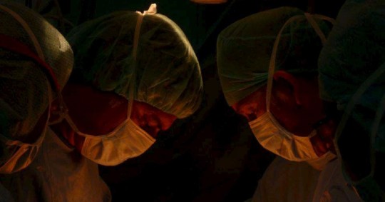 Los investigadores calculan que los casos de cáncer de aparición precoz podrían aumentar un 31 % y un 21 %, respectivamente, en 2030 / Foto: EFE