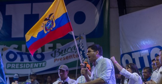 En Guayaquil, el exvicepresidente Otto Sonnenhozlner aseguró que tiene un "proyecto de país" para "devolver la paz" a Ecuador / Foto: EFE