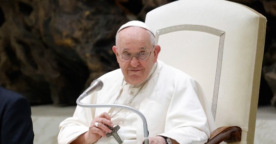 "El Santo Padre desea hacer llegar su profundo pésame a vuestra excelencia, a la familia del difunto y al todo el amado pueblo ecuatoriano", indicó el Vaticano / Foto: EFE