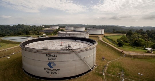 La medida pone en entredicho la intención del gobierno de convertir a la minería y al sector petrolero en pilares para atraer capitales / Foto: cortesía Petroecuador
