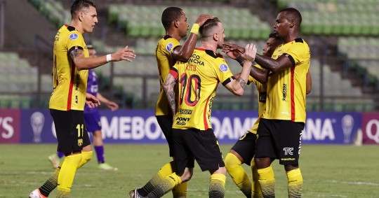 El empate dejó un sabor a derrota, mientras Técnico Universitario se quedó con las ganas de celebrar ante sus aficionados./ Foto: Cortesía EFE