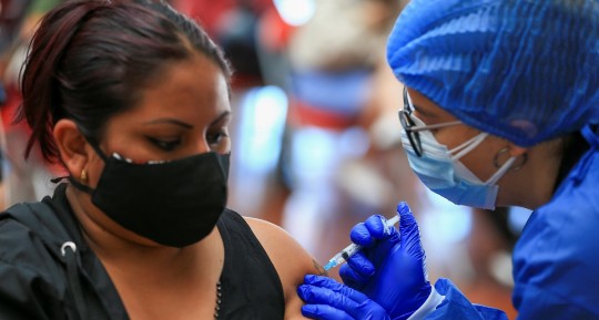 Ecuador facilita desarrollo de investigación en salud relacionadas con covid / Foto: EFE