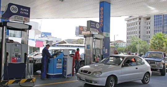 El precio referencial por galón de la nueva gasolina EcoPlus de 89 octanos se estableció en $3,89 y rige desde el 25 de agosto / Foto: EFE