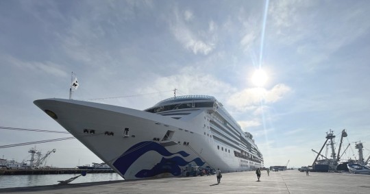 El barco Coral Princess llegó desde Australia con 1.800 pasajeros / Foto: cortesía Ministerio de Turismo