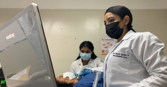 Hospital General Puyo realiza procedimiento para diagnóstico de cáncer de tiroides / Foto: Cortesía ministerio de Salud