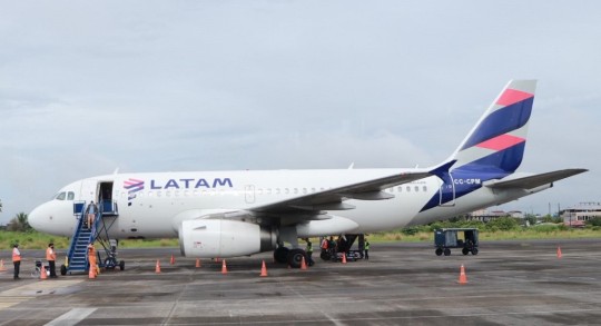 El avión solidario llegó a El Coca / Foto: cortesía Ministerio de Transporte