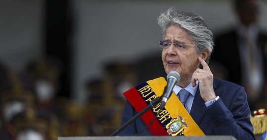 Guillermo Lasso, afronta un escenario adverso y complicado, sumido en un proceso de juicio político promovido por la oposición, que puede sacarlo del poder antes que llegue a la mitad de su mandato / Foto: EFE