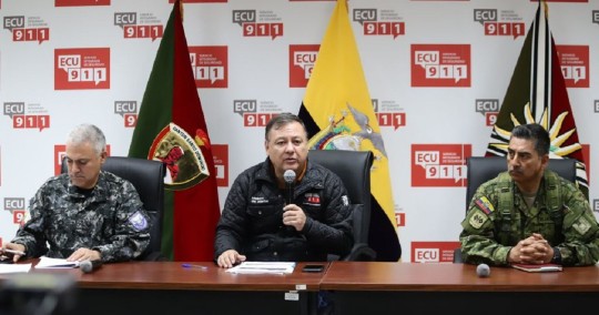 El ministro del Interior evaluó los primeros días del estado de excepción en las provincias de Esmeraldas, Guayas y Santo Domingo de los Tsáchilas / Foto: cortesía ministerio del Interior