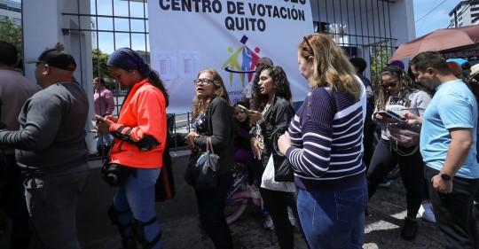El coordinador de la Comisión de Primarias en Ecuador, Andrés Ceballos Garzón, comentó que se espera conocer el lunes el resultado de la votación general / Foto: EFE