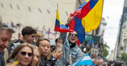 Miles de personas tomaron la avenida bailando o caminando a ritmo de pasacalles desde el corazón de Manhattan y en dirección norte durante varias horas./ Foto: cortesía EFE