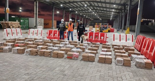 La Policía señaló que la droga se incautó en provincia del Guayas, donde están los principales puertos del país / Foto: cortesía Policía Nacional
