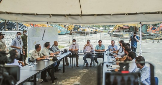 Gobierno firmó convenio para solucionar conectividad vial entre Napo y Sucumbíos / Foto: cortesía ministerio de Obras Públicas