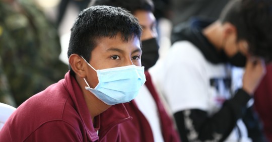 Ecuador sumó 2.415 nuevos casos de covid-19 en un día / Foto: EFE