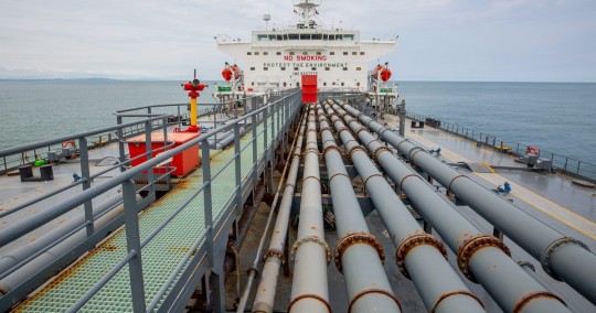 La importación de Diésel Premium permitirá abastecer de manera oportuna al segmento automotriz / Foto: cortesía Petroecuador