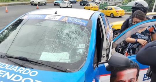 Estefany Puente afirmó en redes sociales haber sido víctima de un atentado contra su vida al ser tiroteado el automóvil donde se trasladaba por la ciudad de Quevedo/ Foto: cortesía Estefany Puente