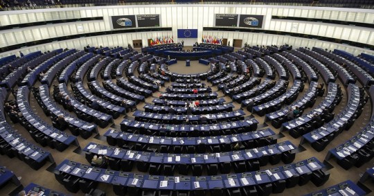 Esta decisión deberá ser aprobado por el pleno de la Eurocámara antes de iniciar negociaciones con el Consejo de la UE / Foto: EFE