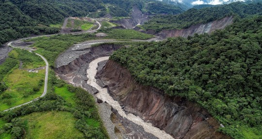 La producción petrolera cae 53 % por la erosión del río Coca / Foto: EFE