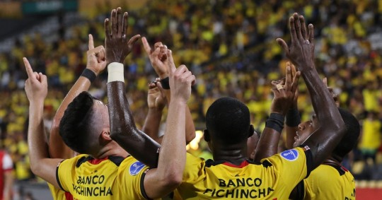 Barcelona se impone 2-1 a Deportivo Cuenca y, con 15 puntos, presiona el liderato del Independiente del Valle / Foto: EFE