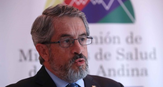 El ministro de Salud estudia varias medidas de seguridad para aplicarlas en distintos centros médicos / Foto: EFE