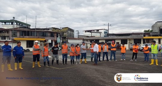 6 microempresas trabajarán en el mantenimiento vial en Pastaza / Foto: cortesía MOP