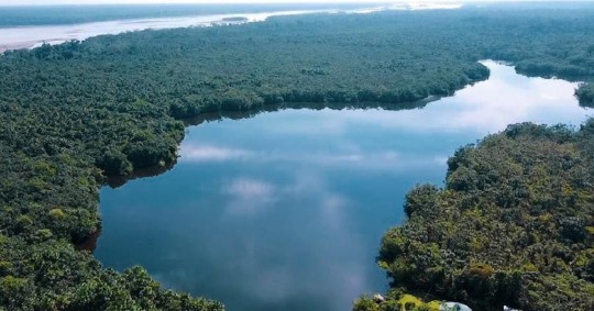 Los bosques circundantes albergan una rica diversidad biológica/ Foto: cortesía Ecuador y sus paisajes