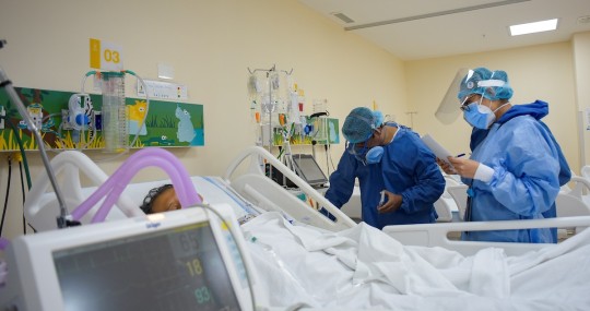 Ecuador vive una semana crítica para rebajar el aumento de covid-19 de 300 % / Foto: EFE 