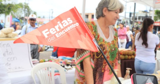 Los emprendedores participantes ofertan sus productos y servicios para establecer relaciones comerciales con clientes privados y públicos / Foto: cortesía MIES