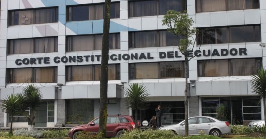 El riesgo país se recupera por la esperanza de que la Corte Constitucional detenga el juicio político a Lasso / Foto: cortesía medios Públicos