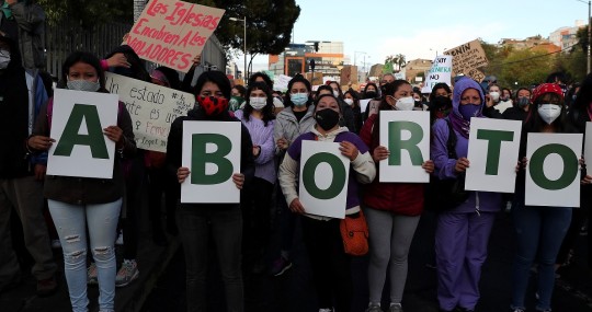 Ecuador, un año en el frustrante laberinto de la ley del aborto por violación / Foto: EFE