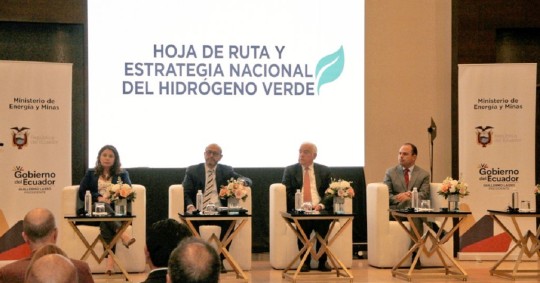 La hoja de ruta contiene tres fases que pasan por el desarrollo del marco normativo, el desarrollo de la infraestructura y la masificación de la producción a escala nacional / Foto: cortesía Ministerio de Energía