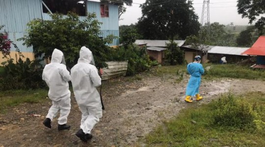 Imagen referencial. Las Fuerzas Armadas junto a especialistas del Ministerio de Salud han realizado pruebas rápidas de covid-19 en distintas localidades de la Amazonía del Ecuador. Foto: Twitter FF.AA. Ecuador
