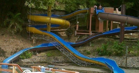 La Prefectura de Napo realizó la limpieza y mantenimiento de las piscinas, toboganes y espacios verdes./ Foto: cortesía Ecuador Turístico