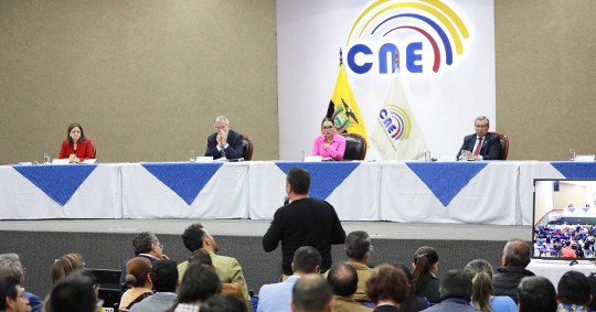 El presidente Guillermo Lasso se quedaría en el poder hasta el 30 de noviembre si es que hay segunda vuelta/ Foto: cortesía CNE