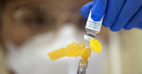 El ministerio de Salud Pública adquirió 5.800 dosis de vacunas contra viruela del mono / Foto: EFE