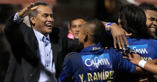 Torres, de 62 años, reemplaza al argentino Miguel Rondelli, quien dejó al equipo por los malos resultados en el primer semestre del año / Foto: cortesía EFE