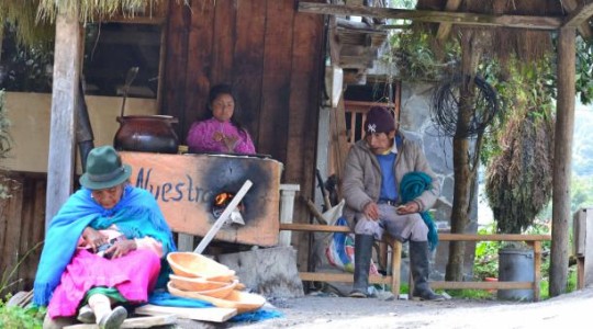 Pobladores de la comunidad rural de Oyacachi, conformada por unos 630 indígenas kichwas recurre al ecoturismo para conservar sus ancestrales tradiciones.  Foto: El Comercio